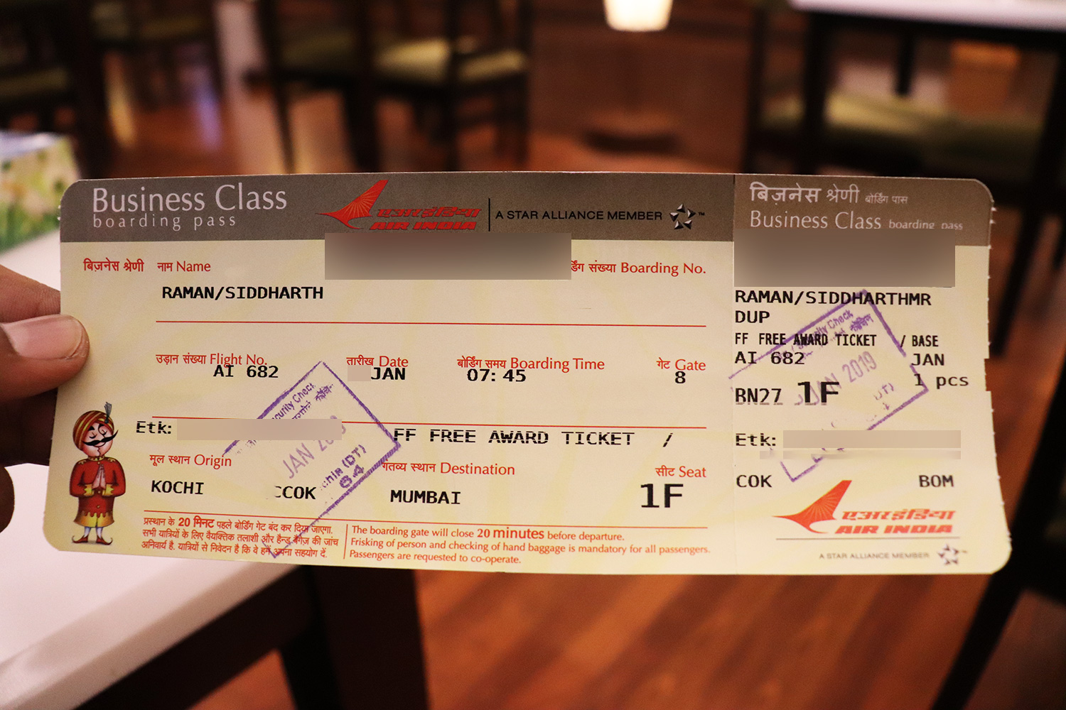 Аир билет на самолет. Билет Туркиш Эйрлайнс. Посадочный талон. Посадочный талон на самолет. Билет Air India.