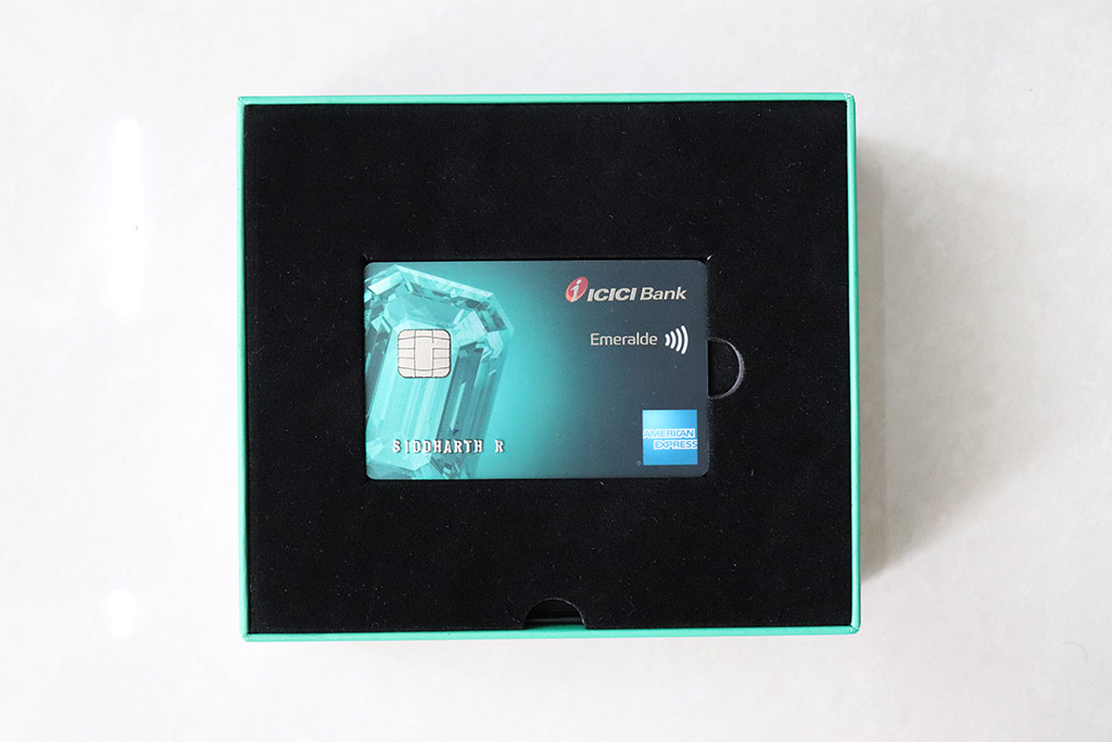 ICICI Emeralde Credit Card inside the box