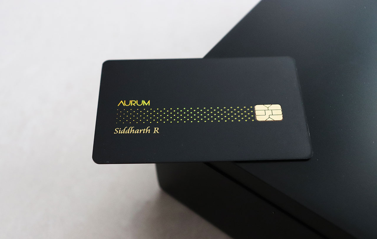 SBICard Aurum - Credit Card on box - Closer look