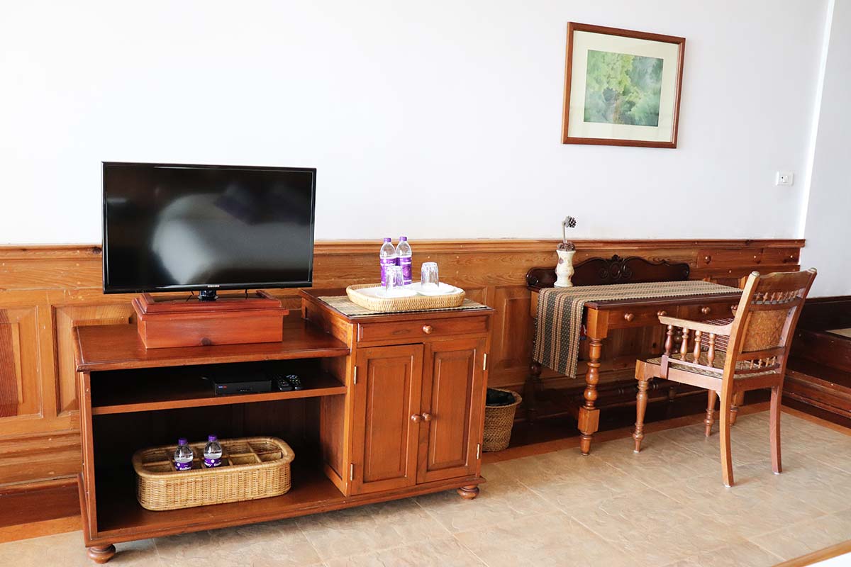 TV & work table
