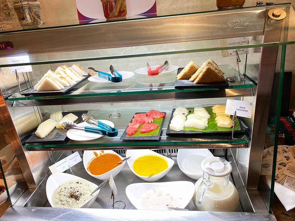 Adani lounge - Fruits