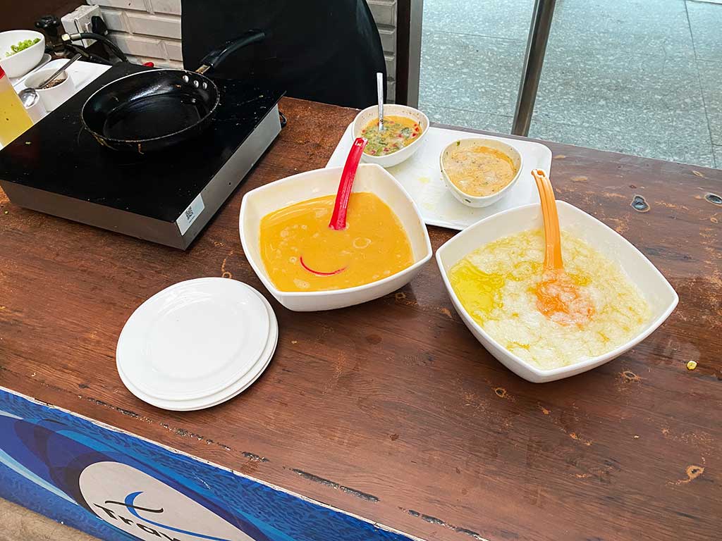Kolkata airport Lounge - Live cooking station