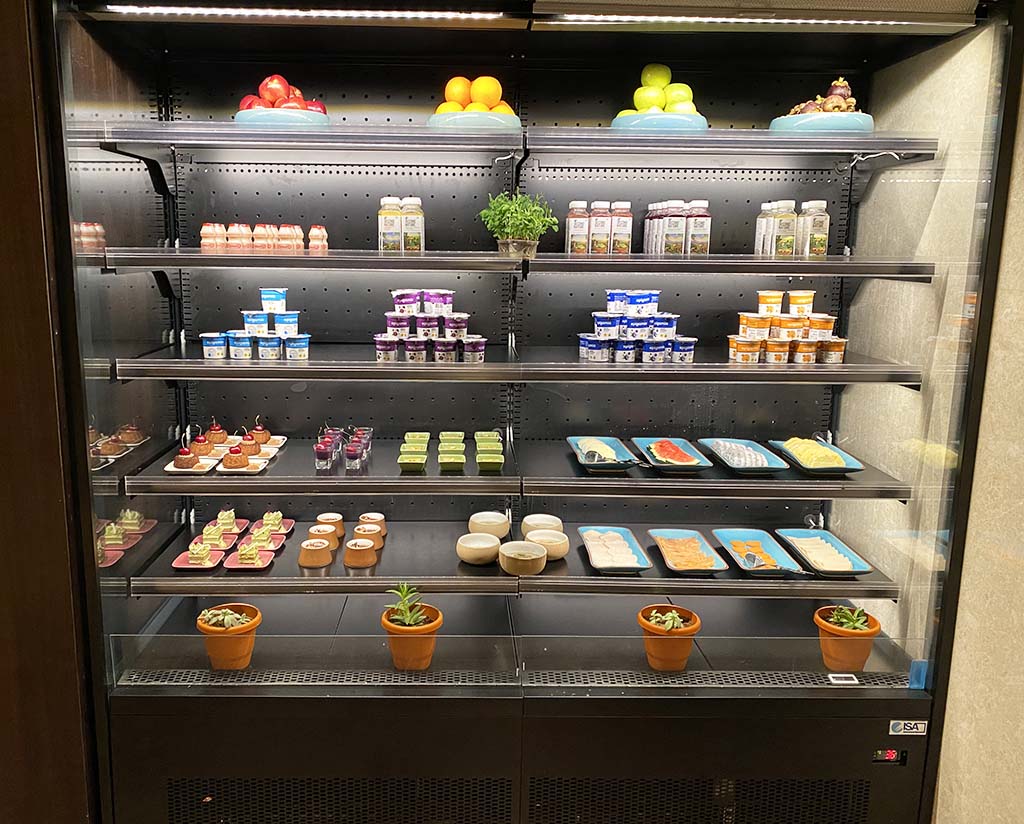 Club Lounge - Aerated drinks and desserts