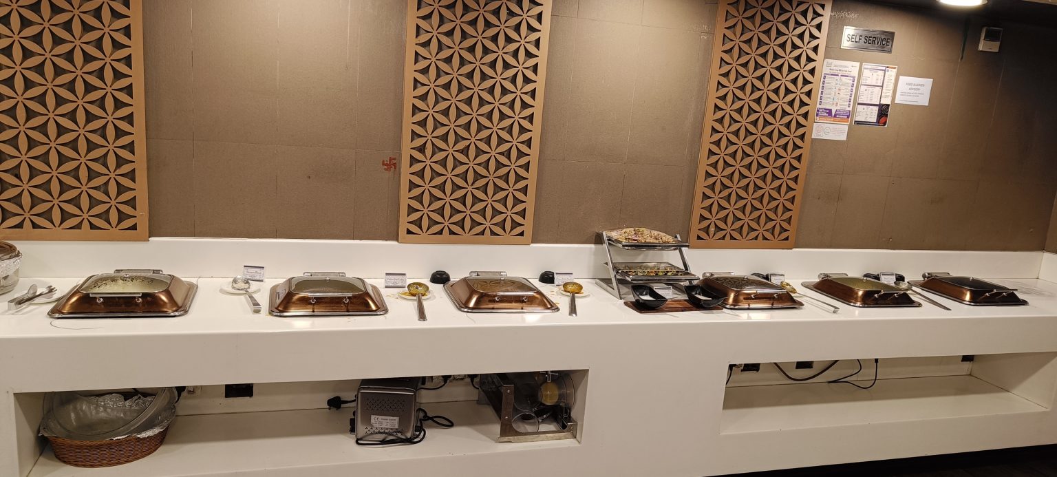 IRCTC Railway Lounge, New Delhi Review (Platform 16) CardExpert