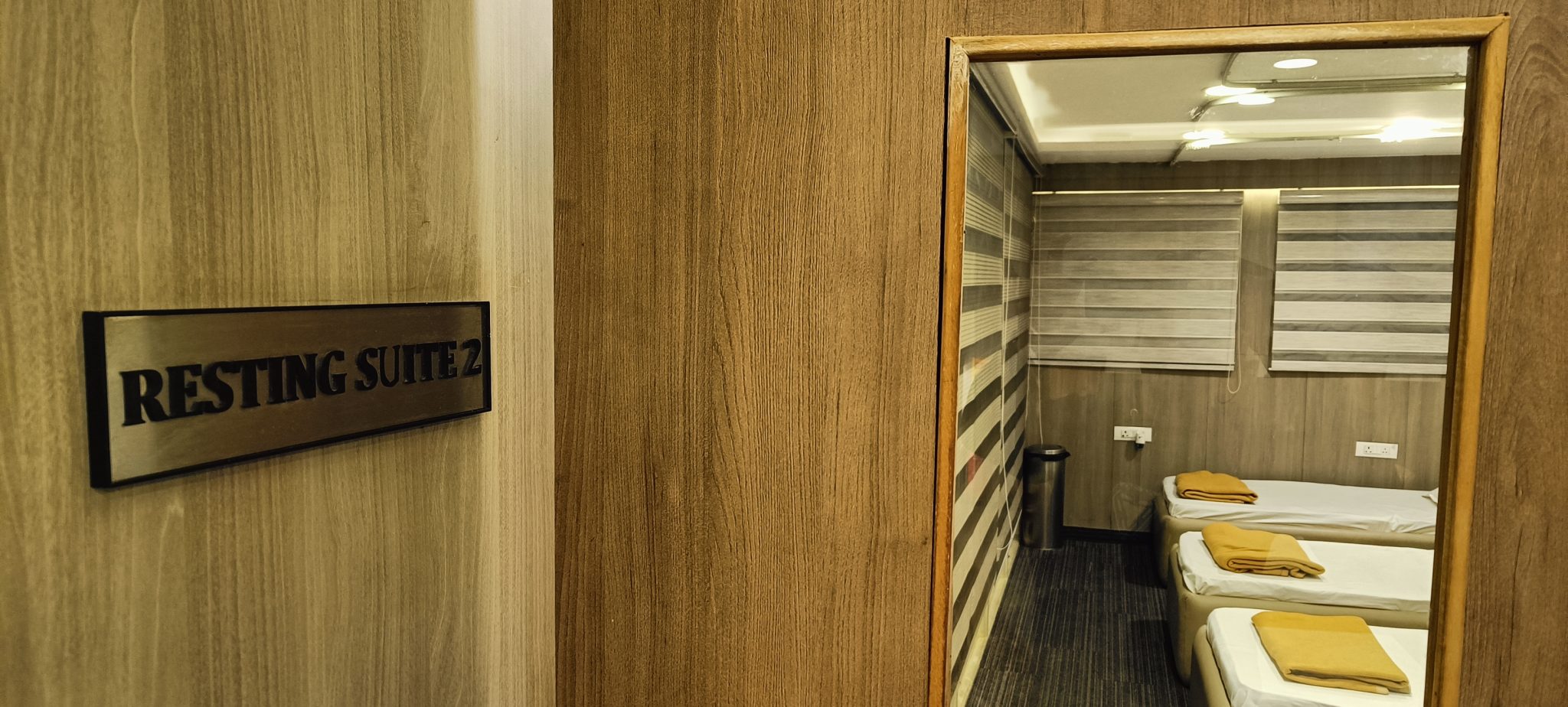 IRCTC Railway Lounge, New Delhi Review (Platform 1) CardExpert