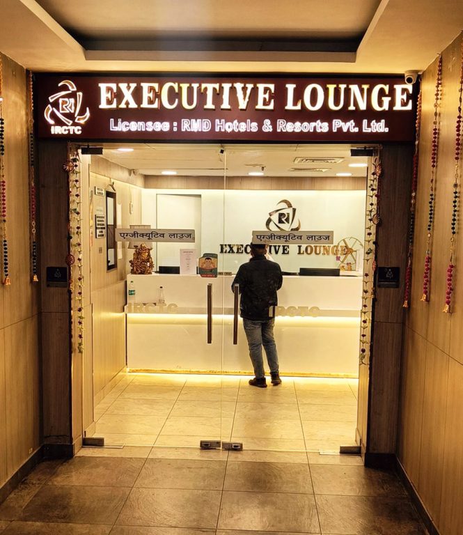 IRCTC Railway Lounge, New Delhi Review (Platform 1) CardExpert
