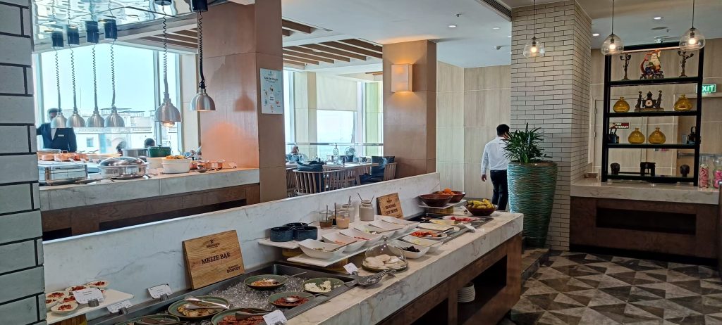 Renaissance by Marriott Lucknow breakfast area